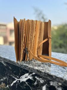 Cuaderno de diario A5 de cuero genuino hecho a mano 4-Organizador hecho a mano Estilo espiral Regalo Logotipo personalizado Hilo Caja de encuadernación de costura - Product Image 2