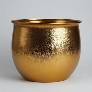 Pot décoratif en laiton doré antique avec motifs gravés classiques, parfait pour le style de jardin haut de gamme et les espaces domestiques de luxe - Product Image 6