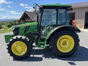 2023 Johnn Deere 5075E Mini Tractor 4WD Rueda 160HP Potencia nominal 4x4 Tipo de accionamiento para uso agrícola - Product Image 2