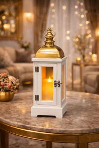 Lanterne élégante en métal blanc et argent avec panneaux en verre, effet de bougie chaude, décoration de luxe pour la maison, idéale pour les cadeaux de fête - Product Image 3