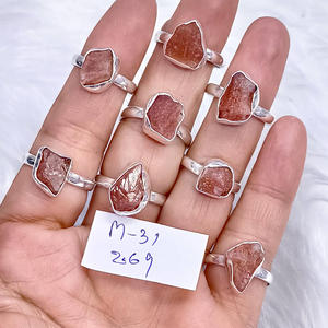 แหวนเงินแท้ 925 ประดับพลอยซันสโตนธรรมชาติ ดีไซน์สวยงาม แหวนแฟชั่นโรแมนติก เหมาะสำหรับเป็นของขวัญงานแต่งงาน - Product Image 2