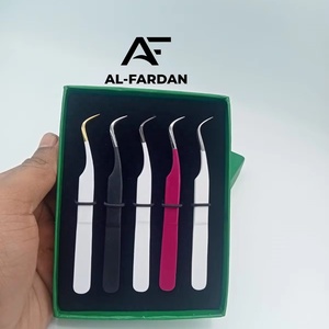 Pince à épiler pour extensions de cils de haute qualité, forme incurvée robuste, la plus vendue, en acier inoxydable japonais avec pointe en fibre. - Product Image 1