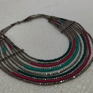 Collar de Cuentas de Semillas en Forma de Bola de Lujo Hecho a Mano con Capas de Cadenas, Cuentas de Vidrio de Alta Calidad, Diseño Delicado para Mujer - Product Image 1