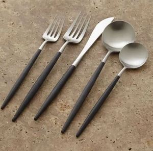 Juego de cubiertos de metal de diseñador de tendencias Cubiertos de latón Aluminio Acero para eventos de boda Incluye cucharas Cuchillos Tenedores - Product Image 4