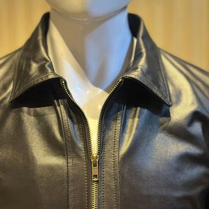 Blouson Aviateur pour Hommes en Cuir Véritable Style Bombardier Noir Personnalisé, Veste Zippée Premium en Cuir de Vachette - Product Image 2