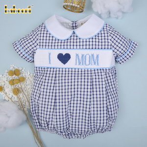 บาบีนี ฉันรักแม่ เสื้อผ้าเด็กผู้ชายฤดูหนาวแบบหรูหรา ติดกระดุม แต่งสม็อค ทรงบับเบิ้ล ODM ผลิตตามแบบเดียวกับที่สั่งทำ ผ้าสแปนเด็กซ์/คอตตอน สีกรมท่า ลายตารางหน้าต่าง ผ้าลายเปลวไฟ - Product Image 5