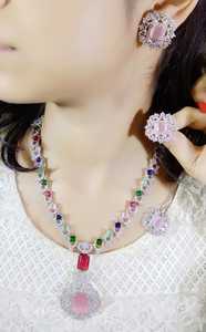 Nouvel arrivage de collier élégant en diamant américain serti de boucles d'oreilles assorties pour les femmes bijoux de fête de mariage pour les femmes - Product Image 4