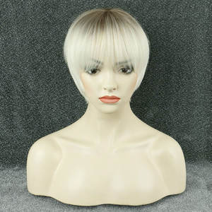 Peluca de corte pixie en capas naturales para mujer con flequillo, Peluca de pelo sintético suave, perfecta para fiesta de disfraces, Cosplay, peluca rubia platino - Product Image 1