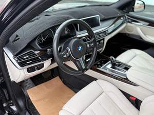 BMW X5 xDrive50i 2016, V8 biturbo, transmission intégrale, pack M Sport, parfaitement fonctionnel, sans accident. - Product Image 2
