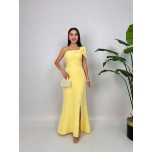 Robe fourreau en satin 3008 avec broche sur l'épaule et taille naturelle - Product Image 1