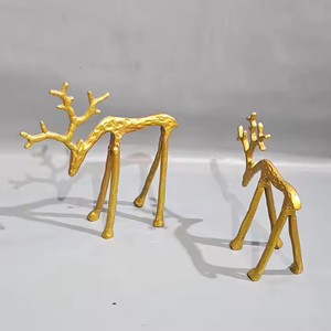 Sculpture de cerf en or antique en aluminium pour décorations de table Dernier design Bas de cerf pour décorations de Noël par décor impex - Product Image 2
