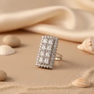 Bague de cocktail géométrique pour femme, plaquée or 18 carats, en alliage, sertie de zircone cubique ovale, style glamour, pour fiançailles, mariage, mode - Product Image 1