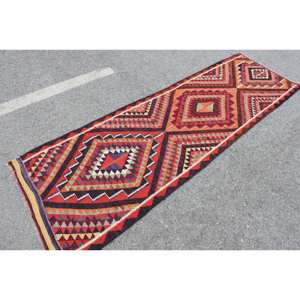 Alfombra de yute Kilim turco Vintage de 3x10 pies, lana de retazos rojo púrpura con respaldo de látex, patrón abstracto para entrada o pasillo - Product Image 2