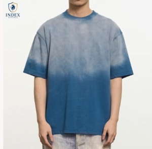 เสื้อยืดลำลองคอกลมแขนสั้นทรงโอเวอร์ไซส์ลายมัดย้อมสีน้ำเงินสำหรับผู้ชายจาก INDEX APPAREL ผลิตจากผ้าฝ้ายเจอร์ซีย์ถัก 100% ระบายอากาศได้ดี สีพื้น - Product Image 1