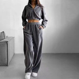 Crop top de haute qualité avec logo personnalisé, streetwear lourd, fermeture éclair, streetwear tendance, nouveauté, vêtements d'extérieur d'automne pour femmes - Product Image 1
