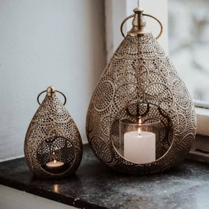 Linterna de metal decorativa con grabado floral dorado de primera calidad diseñada para lujosas ceremonias culturales de recepciones de bodas - Product Image 1