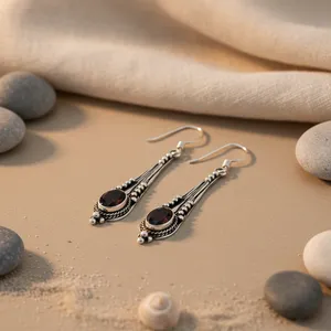 Boucles d'oreilles pendantes vintage en argent 925 avec grenat, forme goutte d'eau, serti clos, bijoux pour femme à porter au quotidien - Product Image 2