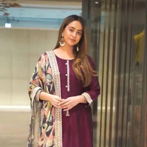 Top y parte inferior de seda Chinon bordado informal inteligente de la mejor calidad Dupatta impresa Digital para vestido de mujer de exportador indio - Product Image 1