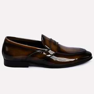 Zapatos de cuero marrón premium para hombre con construcción de alta calidad y estilo, hechos a mano con cuero premium y durabilidad. - Product Image 2