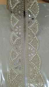 Fait sur mesure avec des perles blanches fixées brodées de plusieurs manières de couleur dans des conceptions ethniques à des fins diverses dans différentes tailles - Product Image 5