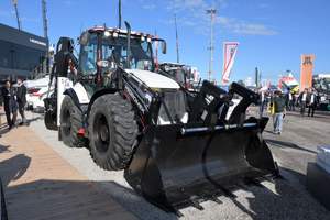 Nueva Minicargadora Hidromek HMK 62 SS 4x4 con Motor Kubota Euro5/EPA, Potencia Diésel, Alto Momento de Carga, Alto Rendimiento, Precio Económico - Product Image 2