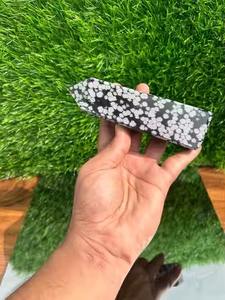 หินภูเขาไฟคริสตัลรูปเกล็ดหิมะธรรมชาติหินบำบัดแกะสลักด้วยมือสำหรับปรับสมดุลพลังงานการทำสมาธิของตกแต่งบ้าน - Product Image 3