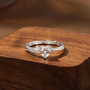 Anillo de Promesa Personalizado Jeulia con Diseño de Banda Trenzada en Oro Rosa o Chapado en Oro - Product Image 4