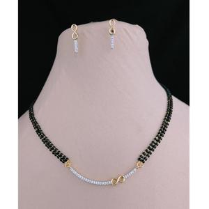 Conjunto de collar moderno de Mangalsutra con diseño geométrico minimalista y piedras brillantes, un símbolo elegante de amor para el uso diario - Product Image 1