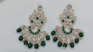 Conjunto de Collar de Perlas de Piedra Verde de Lujo con Aretes Chapados en Oro y Maang Tikka para Bodas y Fiestas, Regalo - Product Image 6