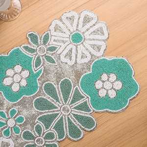 Nappe de table arrière en satin brodée à la main et perlée, motif floral, entretien facile, multicolore, légère (1200g), polyvalente pour la maison - Product Image 2