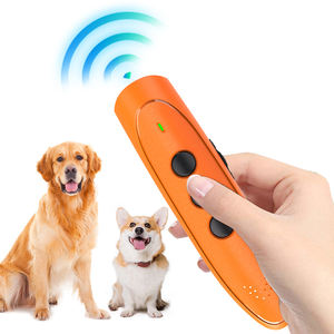 Dispositivo antiladridos ultrasónico recargable de tres longitudes de onda compacto y portátil para uso en exteriores controla eficazmente los ladridos de perros - Product Image 4