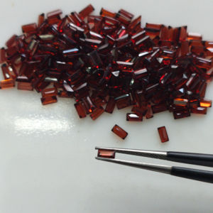 พลอยโกเมนสีแดงธรรมชาติ 4x2 มม. ทรงบาแก็ตต์ คุณภาพดีที่สุด สำหรับทำเครื่องประดับ - Product Image 6