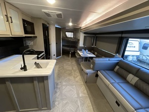 Camping-car d'occasion 2023 Foorest River Wilderness 26DBUDX - Product Image 2
