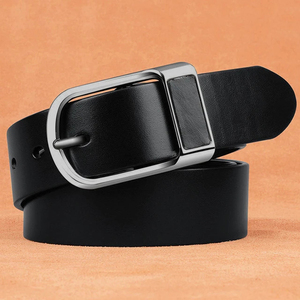 Cinturón de Cuero Genuino Negro con Hebilla Rectangular Dorada, Estilo Casual para Hombre, Duradero, Moldeado en una Sola Pieza - Product Image 2