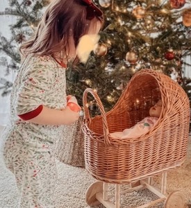 Vente en gros de landau en rotin tissé à la main pour bébé landau en osier landau pour poupée literie en peluche poussette en rotin - Product Image 4