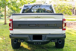 2023 F O R D F-150 Raptor R Auto de Bajo Kilometraje, Caja de Cambios Automática, Dirección Suave, Combustible Gasolina/Eléctrico - Product Image 4