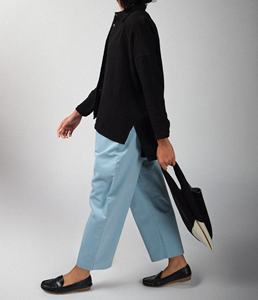 Blusa de Algodón Orgánico para Mujer Timeless Planet, Largo Midi, Botones, Cuello Camisero Floral, Mangas Estampadas, Cintura Natural - Product Image 2