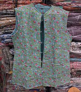Veste d'été pour femmes indiennes faite à la main, matelassée, en coton floral avec imprimé de fruits, doublure en laine respirante, GC-AP-1516 - Product Image 1