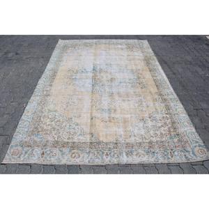 Alfombra Turca Vintage de 6.3x9.4 pies, Alfombra de Lana Azul con Diseño de Patchwork - Product Image 1