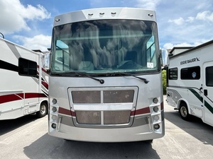 Vendedor Verificado de C-o-a-c-h-m-e-n E-n-c-o-r-e 355DS Usado del 2023, Listo para Viajar - Product Image 3