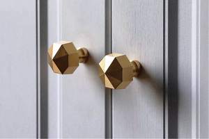 Poignée de porte de tiroir de cuisine en bois et résine de forme carrée faite à la main, couleur, forme et taille personnalisées, fabriquée en Inde - Product Image 5