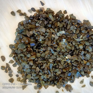 Pierres de Labradorite Naturelle en Éclats Sculptés de Forme Irrégulière, Marque Agate de Gujarat Rais, pour Feng Shui, Art, Collection, Décoration et Guérison - Product Image 2