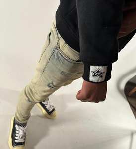 Ensemble de survêtement personnalisé en molleton bouclette 320 GSM avec broderie et impression en relief, comprenant un sweat à capuche court et des sweats à capuche épais en polaire - Product Image 6