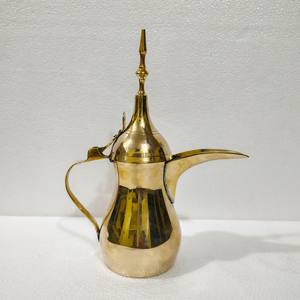 กาต้มกาแฟและชาแบบดัลลาห์ทองเหลืองดีไซน์เนอร์ ดูไบ ขนาด 9 นิ้ว สำหรับกาแฟอาหรับและกาแฟตุรกี คุณภาพพรีเมียม อุปกรณ์ชงกาแฟและชา - Product Image 3