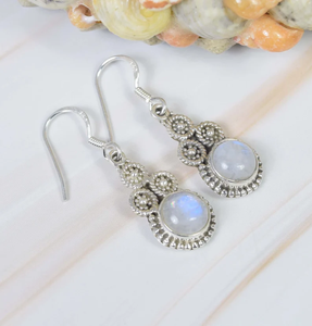 Bijoux à la mode de haute qualité en argent sterling 925 boucles d'oreilles de forme ronde en pierre de lune arc-en-ciel blanc au prix de gros - Product Image 2