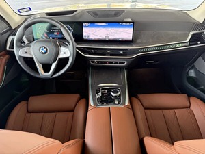 BM-W X7 XDrive40i 2023 d'occasion certifiée, boîte automatique, intérieur clair, sièges en cuir, régulateur de vitesse adaptatif, pneus R19 - Product Image 3