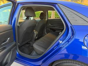 IMPRESIONANTE Hy-un-dai El-an-tra SEL 2024 CON TRANSMISIÓN AUTOMÁTICA - Product Image 5