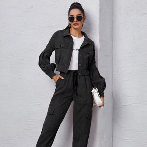 Ensemble de survêtement décontracté pour femme, veste au design épuré, vêtements de sport, tenue de rue, conçu pour l'entraînement, le fitness et le port quotidien - Product Image 1