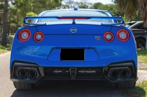 Nissan GT-R Cabriolet 2023, transmission intégrale, pneus R18, boîte automatique, conduite à gauche, sièges en cuir, caméra arrière, intérieur foncé, occasion - Product Image 3