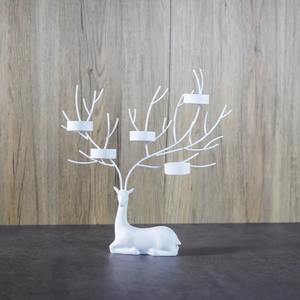 Candelabro de Reno de Lujo con Acabado Dorado Mate, Perfecto para Centro de Mesa, Decoración de Sala de Estar y Ocasiones Festivas, de la India - Product Image 3